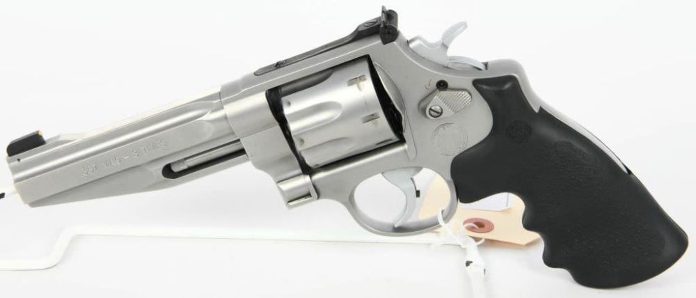 Lot 147: Smith & Wesson Performance Center 627-5 8X