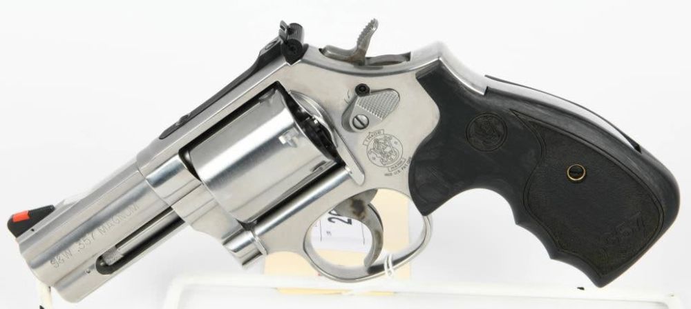 Lot 269: Smith & Wesson Model 686-6 Stainless Revolver .357