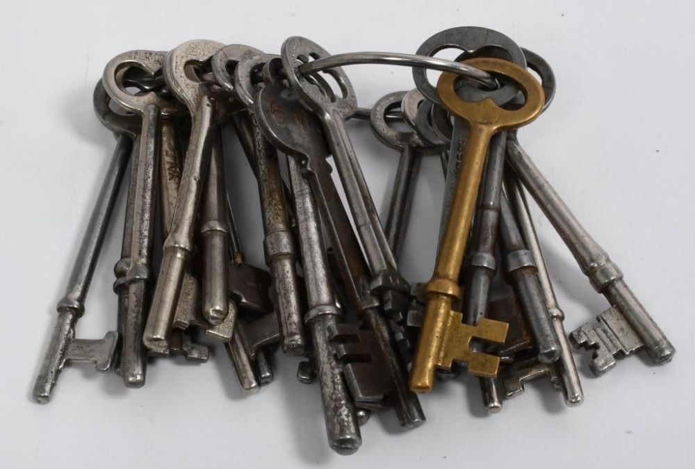 Lot 332: Large Selection Of Various Skeleton Keys