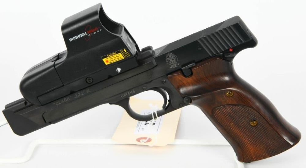 Lot 375: Smith & Wesson Model 41 Semi Auto Pistol .22 LR