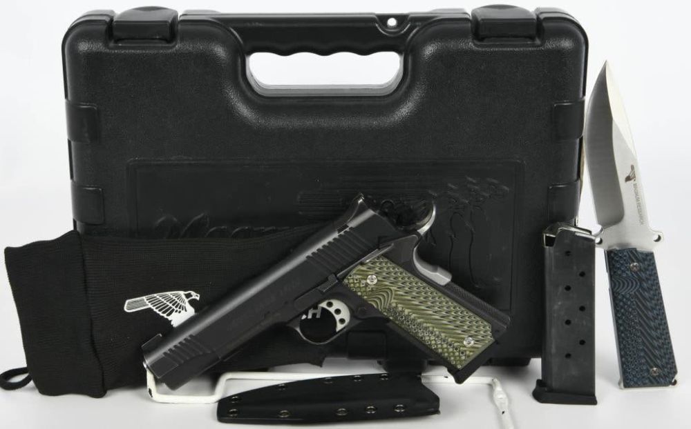 Lot 1158: Magnum Research Desert Eagle 1911 G with Knife
