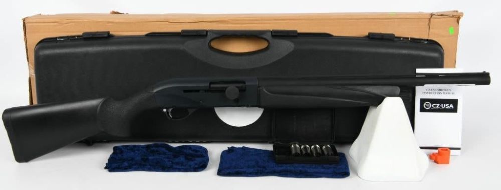 Lot 1335: NEW CZ-USA 712 Utility G2 Semi Auto Shotgun 12 Ga