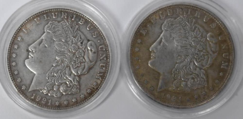 Lot 1352: 2 US Collector Morgan Silver Dollar Coins Dated