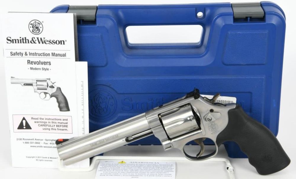 Lot 1358: Smith & Wesson 686-6 Plus Stainless Revolver .357