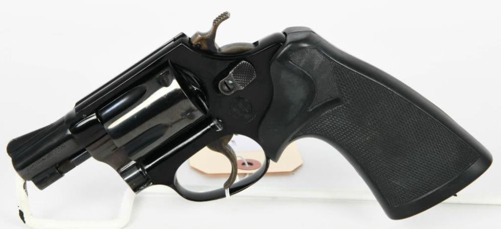 Lot 1434: Smith & Wesson Model 37 Airweight .38 Special