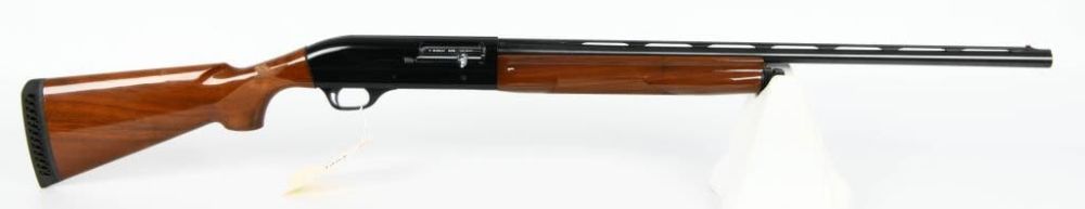 Lot 1484: Benelli Super 90 Semi Auto Shotgun 20 Gauge