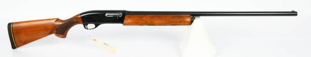 Lot 411: Remington Model 1100 Magnum Semi Auto Shotgun 12