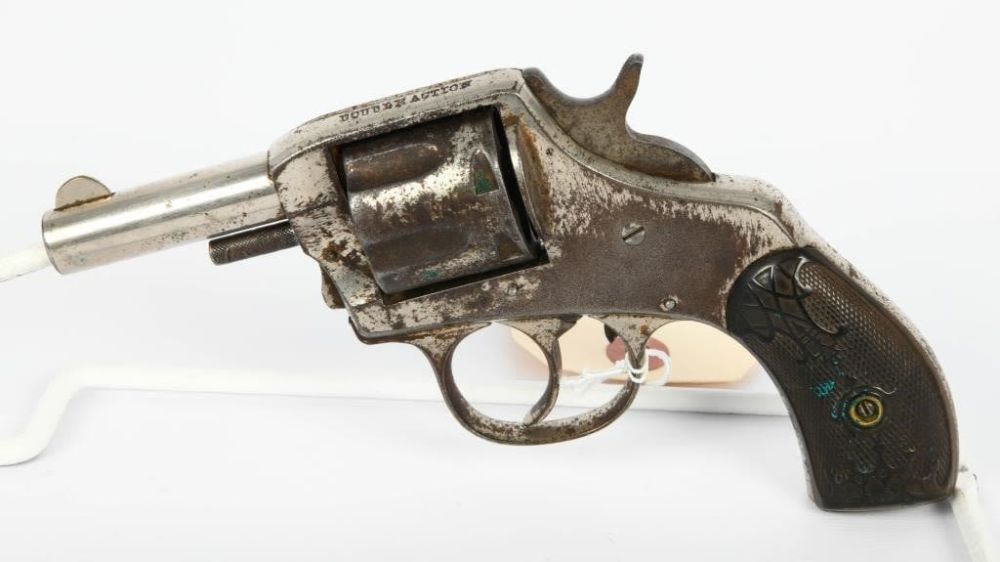 Lot 420: The American Double Action Revolver .32 S&W