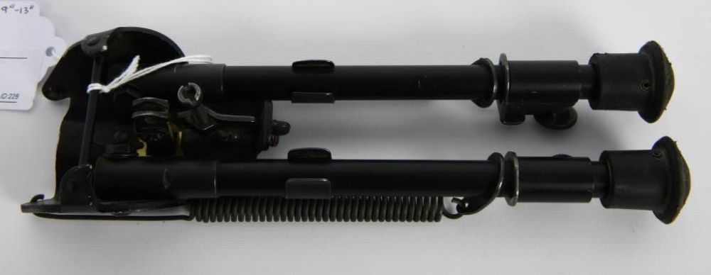 Lot 584: Harris 1 A 2 9"-13" Black Bipod - adjustable