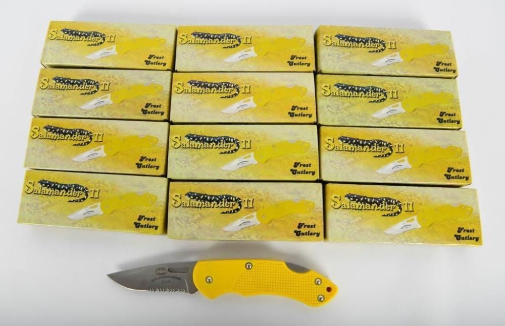 Lot 1079: 12 NIB Frost Cutlery Salamander II Folding Knives