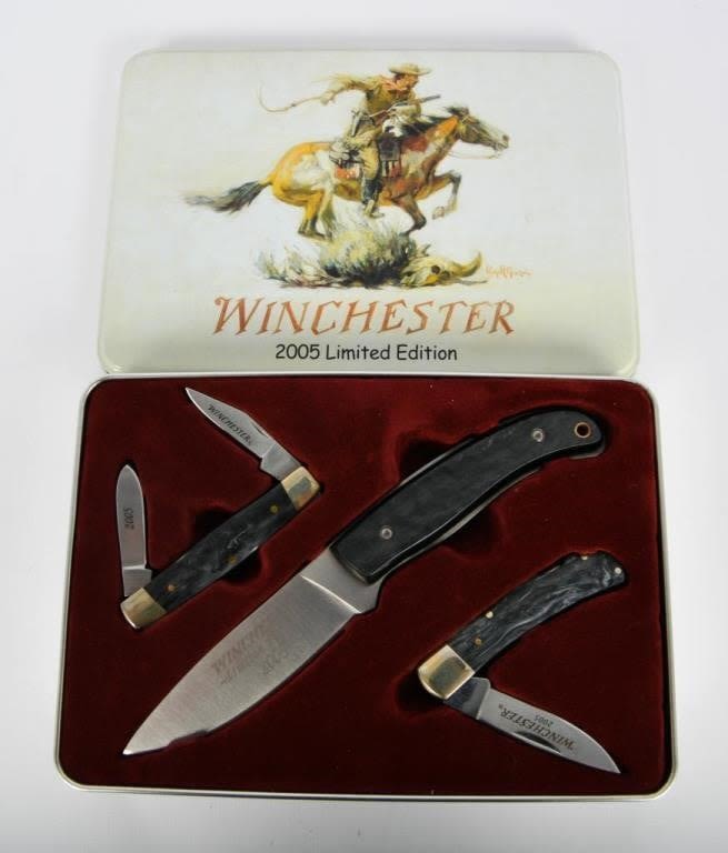 Lot 1091: Winchester 2005 LE Collector Knife Set