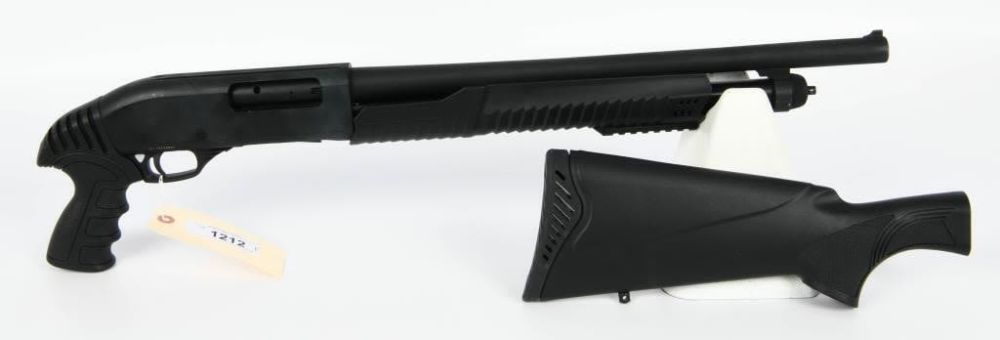 Lot 1212: TR Armeisant Pump Shotgun 12 Gauge