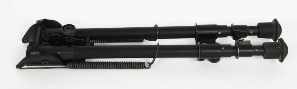 Lot 1433: Harris 1A2-25 Solid Ultra Light Black Bipod Adjust