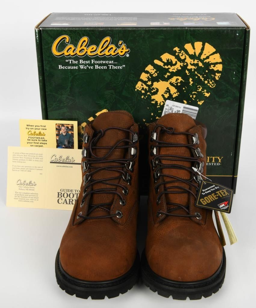 Lot 104: Brand New Cabelas Outfitter Series Boots 9.5 Men's