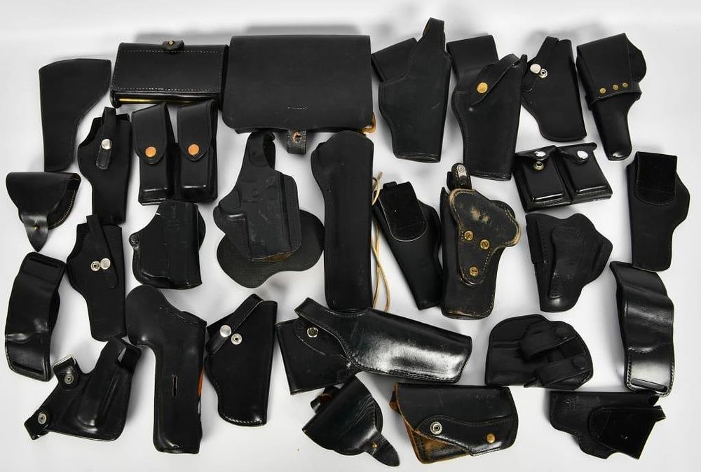 Lot 221: Large Selection Of Various Size Leather Holsters