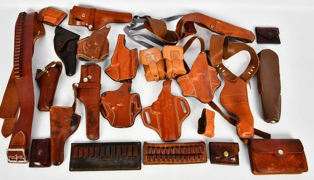 Lot 401: Large Selection Of Various Size Leather Holsters