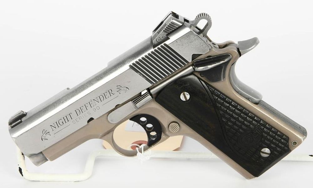Lot 489: Colt Lightweight Night Defender 90 Series .45 ACP