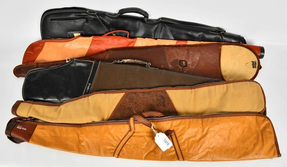 Lot 1070: 6 Various Size Soft Padded Rifle Cases