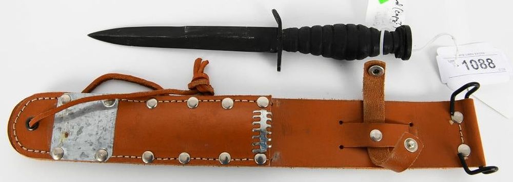 Lot 1088: U.S. M3 PAL Trench Knife & Leather made sheath