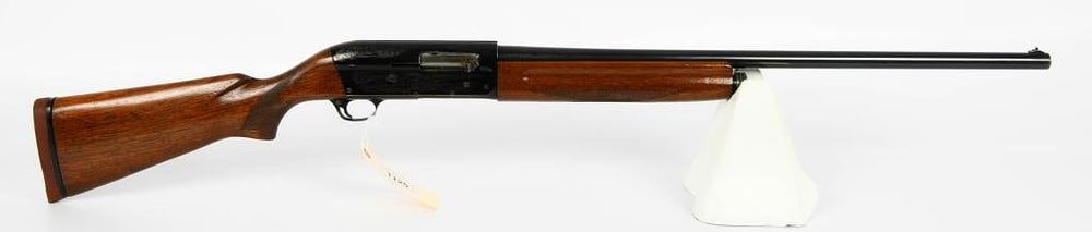 Lot 1125: Savage Arms Model 775A Semi Auto Shotgun 12 Gauge