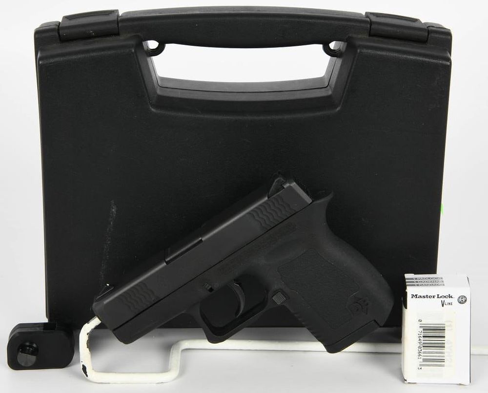 Lot 1242: Diamondback DB380 Semi Auto Conceal Carry .380 ACP