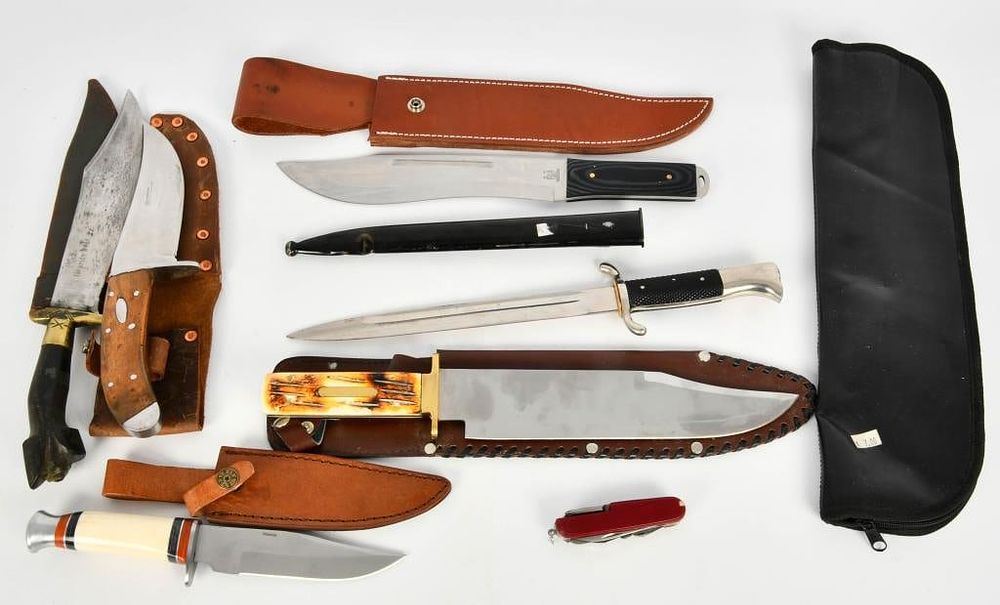 Lot 1307: Large Selection of Various Size Knives W/ Sheaths