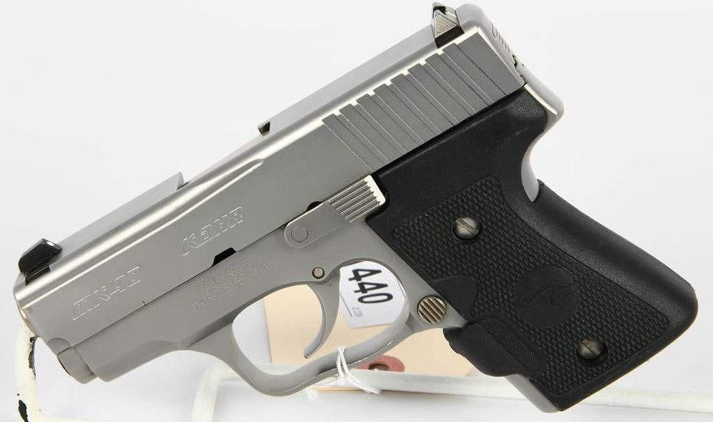 Lot 1440: Kahr Arms MK40 Semi Auto Carry Pistol .40 S&W