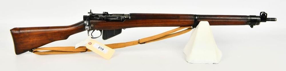 Lot 219: Lee Enfield No.4 MK1* Long Branch Rifle