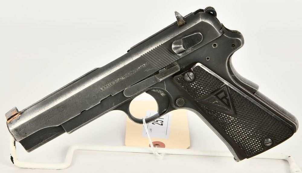 Lot 251: RARE Radom Vis 35 Pistol 9 mm Luger German
