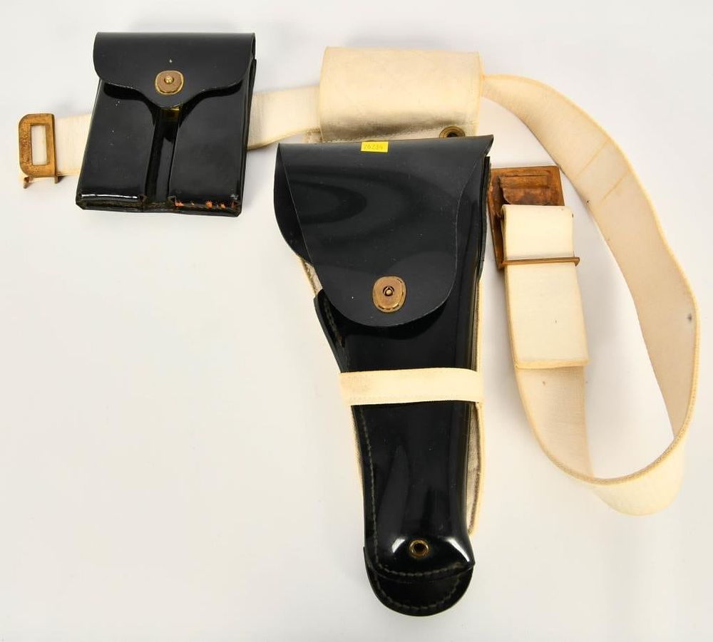 Lot 302: Vintage Service MFG Police Holster & Belt Combo