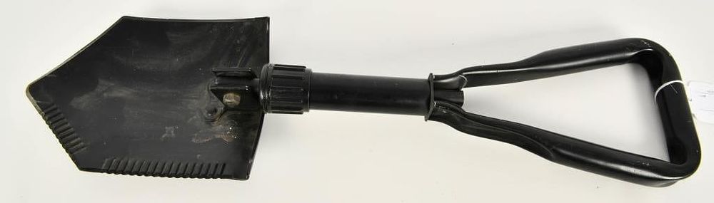 Lot 557: USGI Military Entrenching Shovel