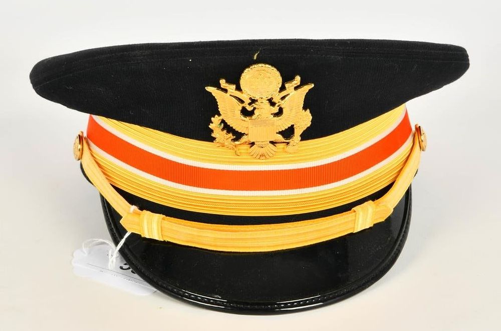 Lot 565: Vintage US Army Officer Kingform Military Cap