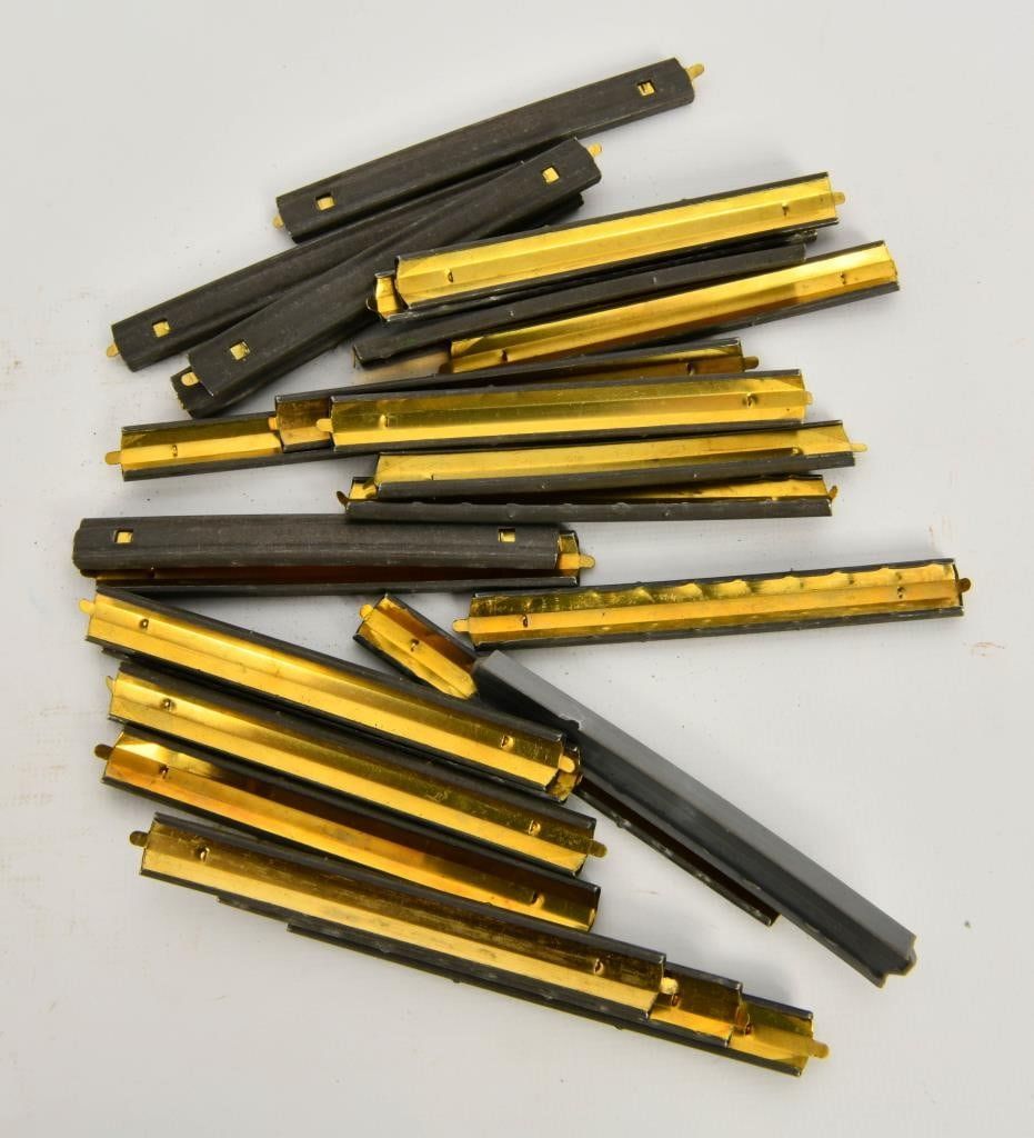 Lot 575: Lot of 25 M-16 5.56 NATO Stripper Clips