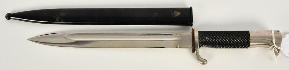 Lot 587: WWII German WKC Dagger/Bayonet w/Scabbard