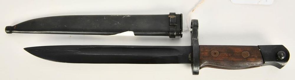 Lot 1136: WWII Japanese Carbine Bayonet and Scabbard