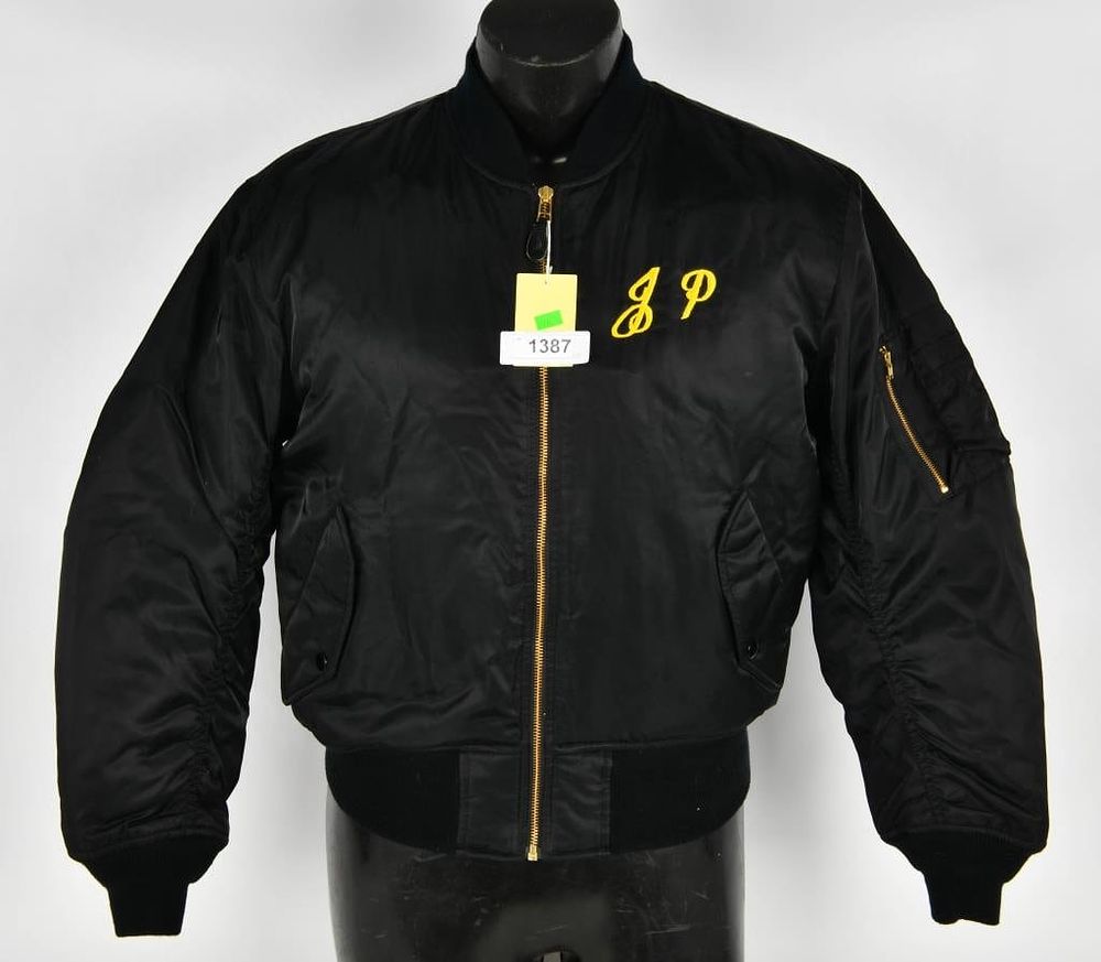 Lot 1387: Bomber Jacket "U.S. Air Force" Far East Tour sz lg