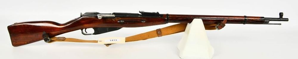 Lot 1413: Mosin Nagant M91/30 Bolt Action Rifle 1943
