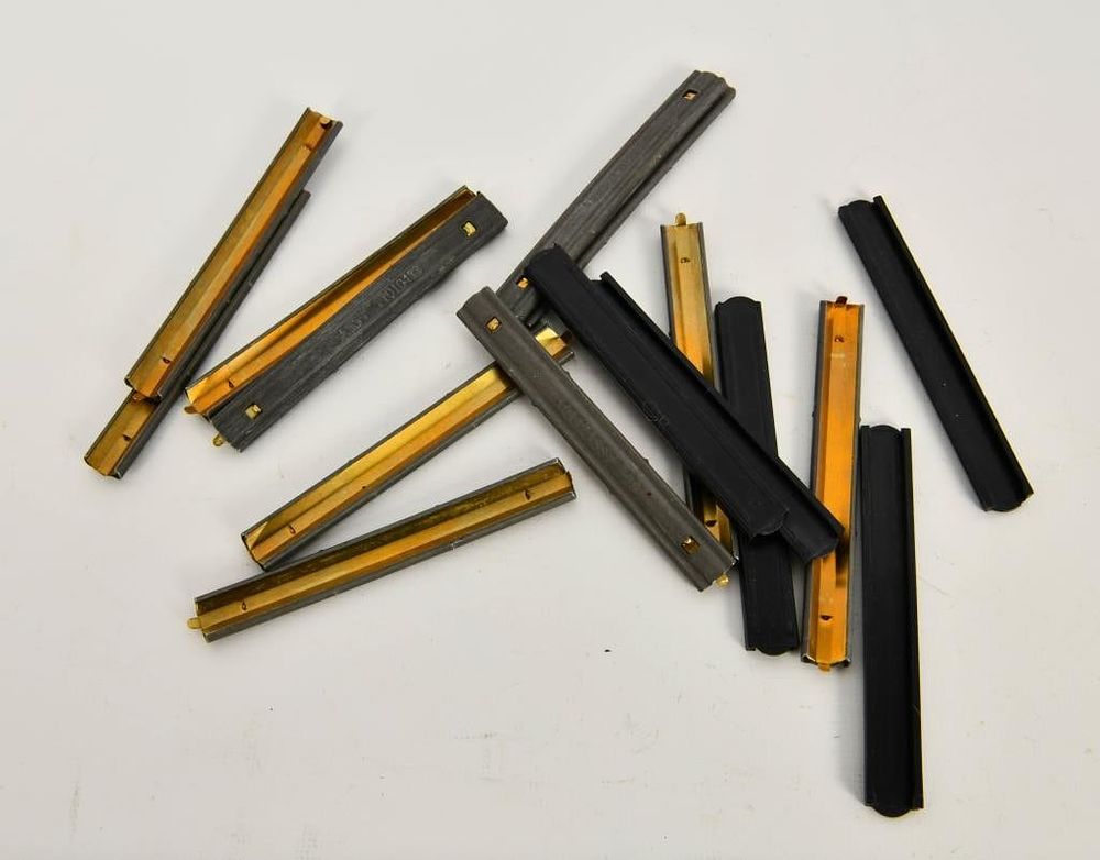 Lot 1501: Lot of 16 5.56 NATO Stripper Clips