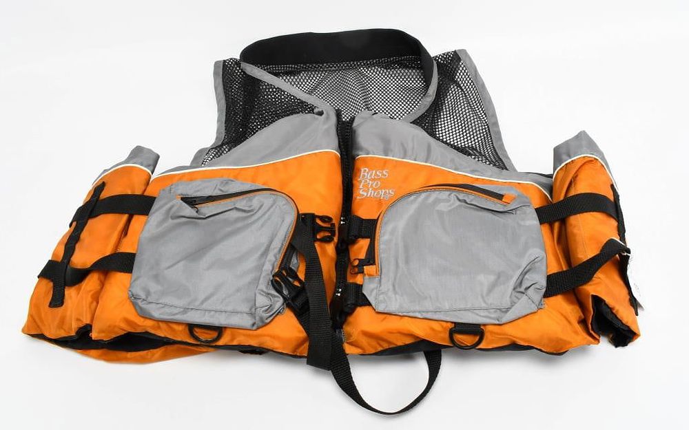 Lot 173: Bass Pro Shop Type III Lifejacket