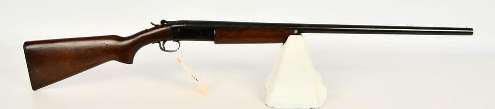 Lot 210: Winchester Model 37 Single Shot Shotgun 16 Gauge