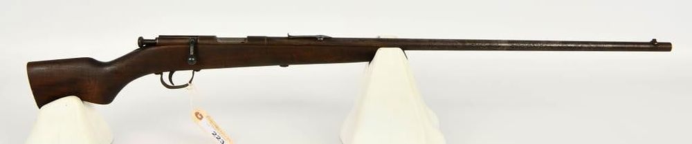 Lot 223: Remington Model 33 Single Shot Bolt Action Rifle