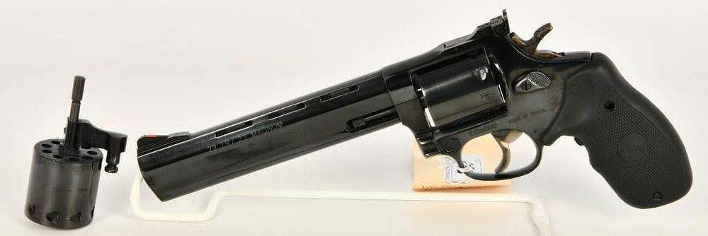 Lot 243: Taurus Tracker 992 DA Revolver .22LR/.22 WMR