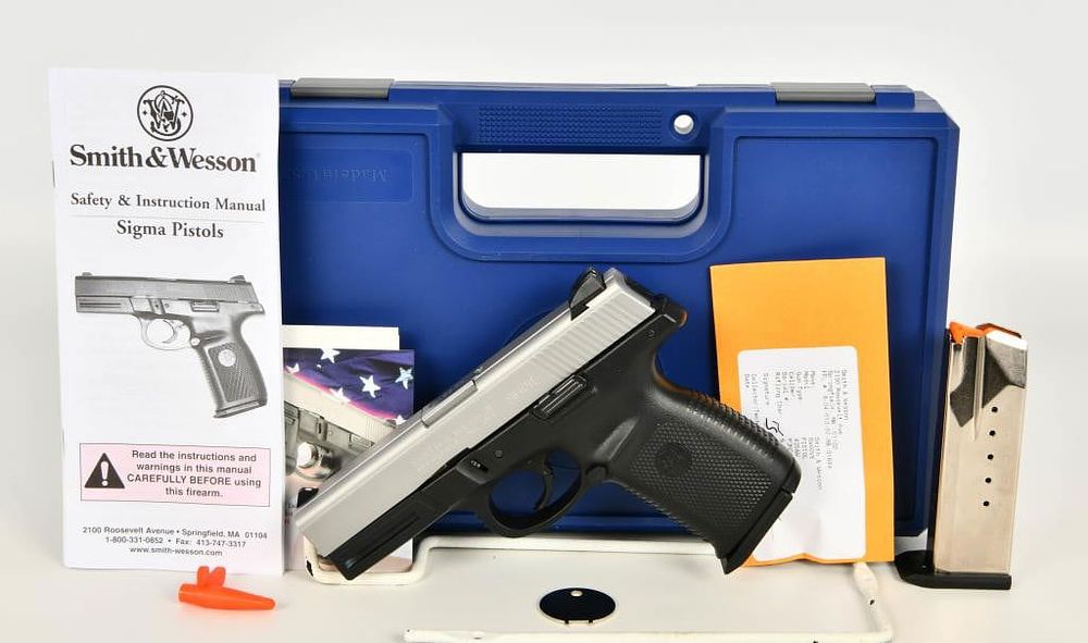 Lot 357: Smith & Wesson SW40VE Semi Auto Pistol .40 S&W