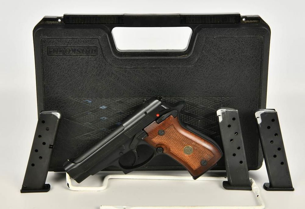 Lot 411: Beretta Model 85F Cheetah Semi Auto Pistol .380