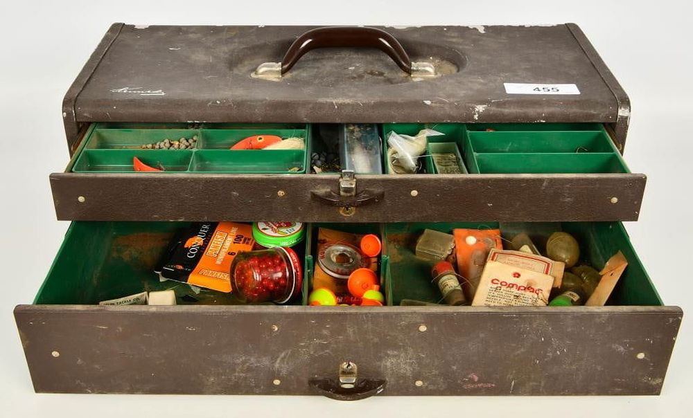 Lot 455: Rare Vintage Kennedy TC20AL Fishing Box