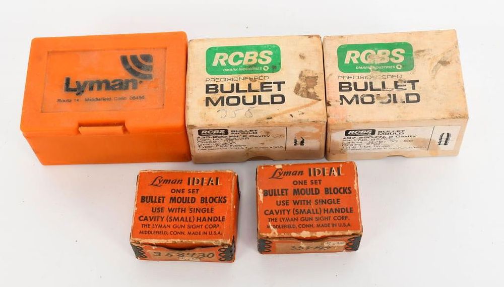 Lot 1034: RCBS Bullet Mould & Lyman Pistol Mould & Blocks