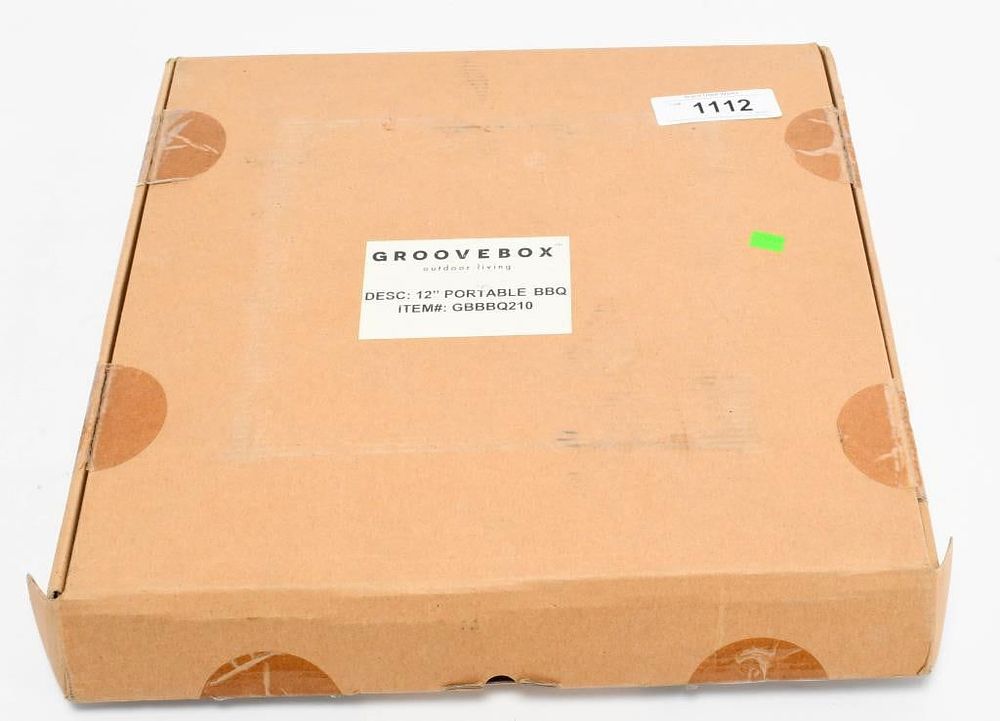 Lot 1112: New In Box Groovebox Portable Grill Flatpack
