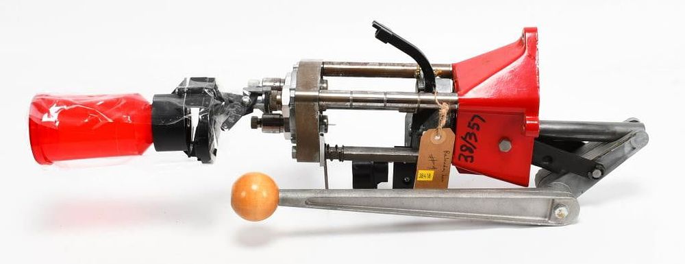 Lot 1136: Lee Reloading Handgun Progressive Press .38/.357