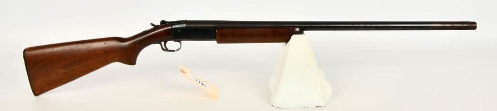 Lot 1155: Winchester Model 37 Steelbilt 12 Gauge Shotgun