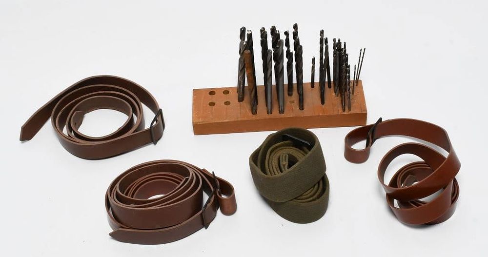 Lot 1172: 4 Adjustable Size Belts With Drill Bit Set